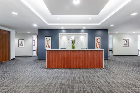 One Lincoln Centre: 18 W 140 Butterfield Road, Oak Brook, IL 60181